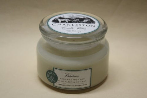 8oz gardenia candle, handmade with natural soy wax, a perfect gift.